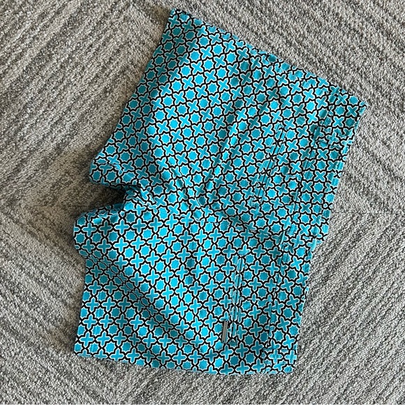 Shorts - Picture 3 of 5